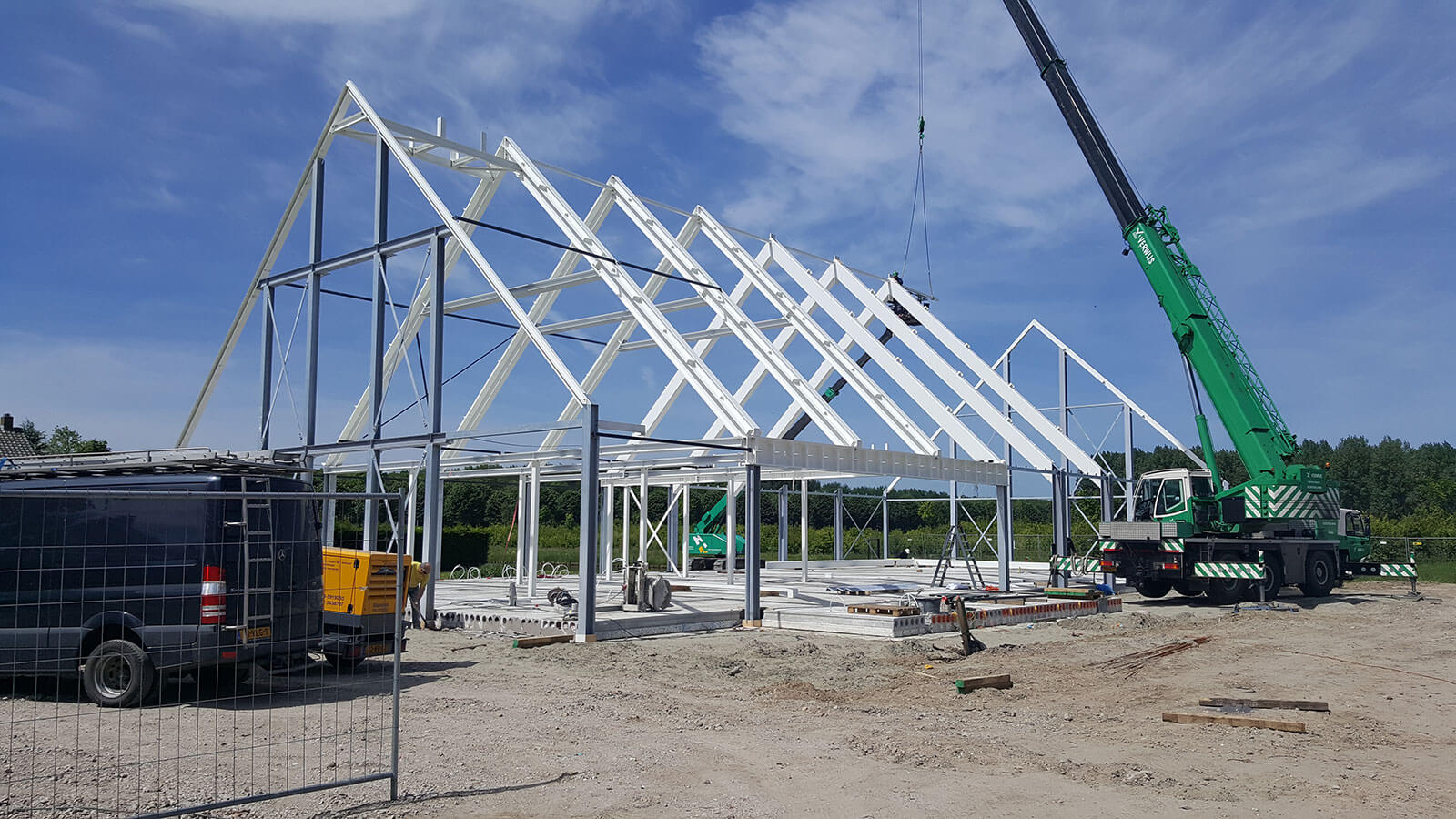 Kerkbouw: frame van stalen kerk